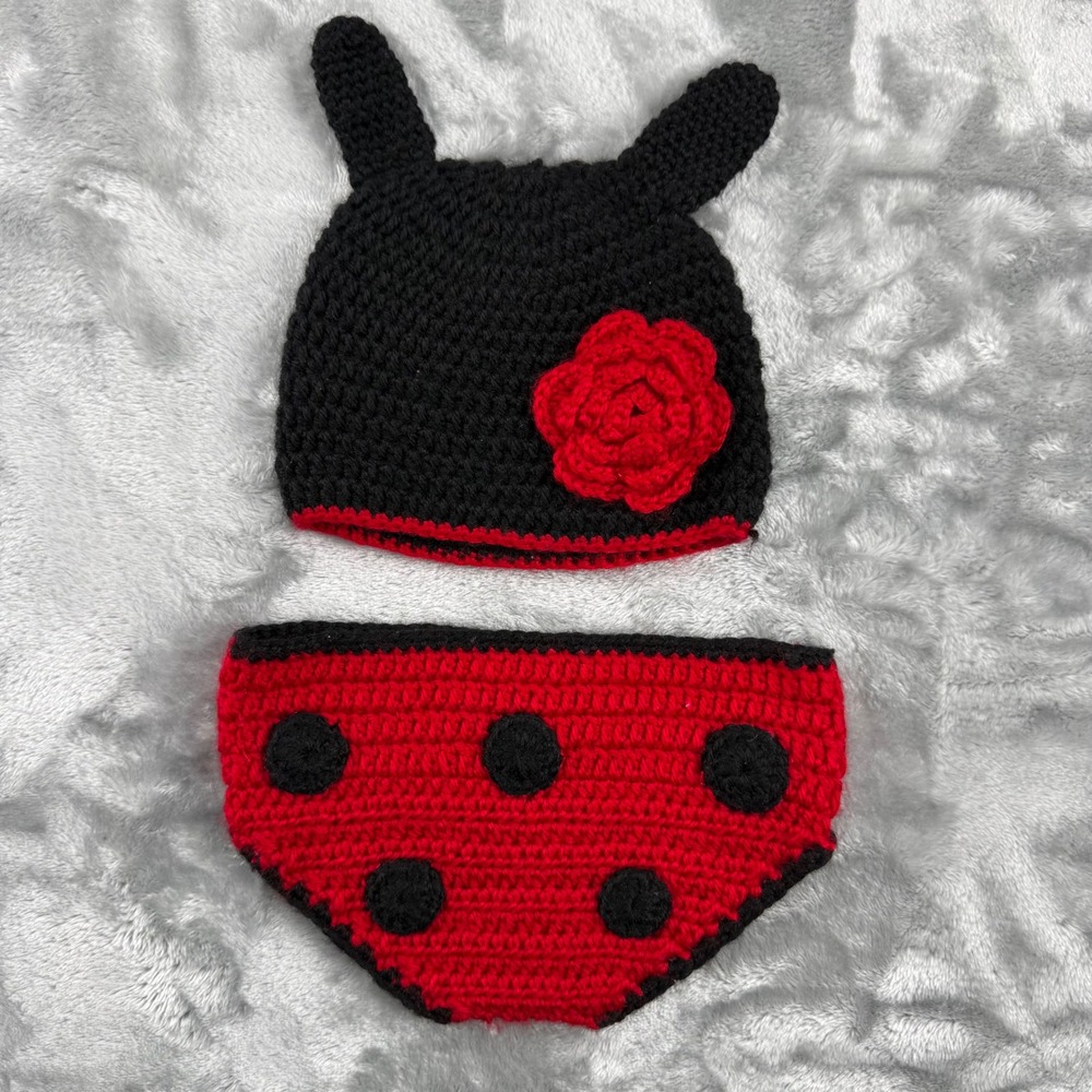 Newborn Ladybug Crochet Photo Prop Set Hat & Diaper Cover Red Black 0-9M